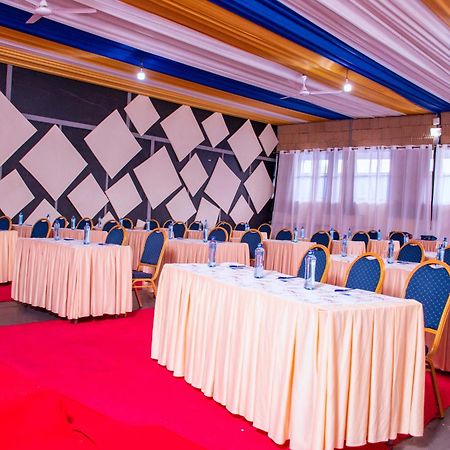 Buraha Zenoni Hotel And Resort Nakuru Extérieur photo