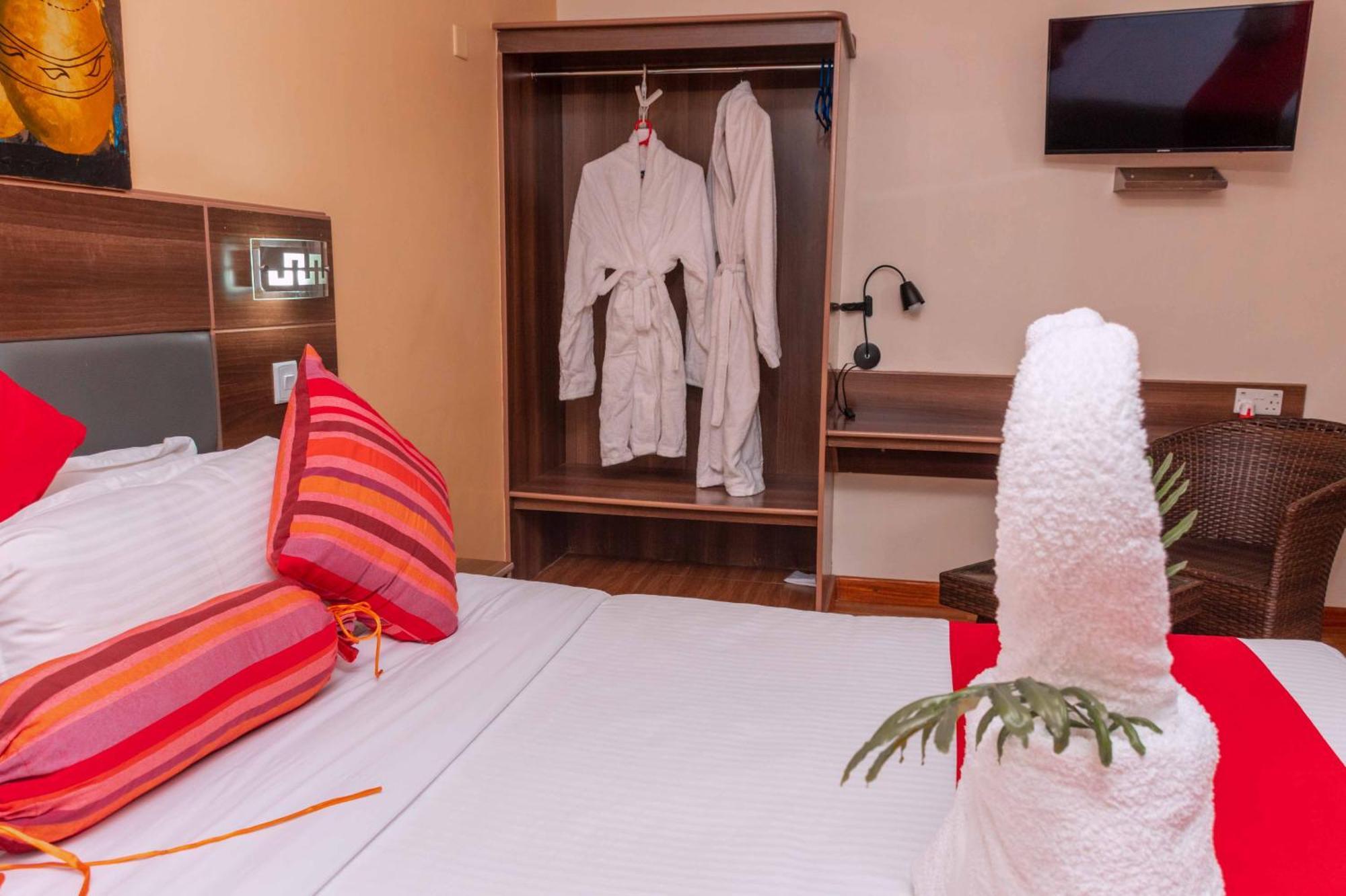 Buraha Zenoni Hotel And Resort Nakuru Extérieur photo