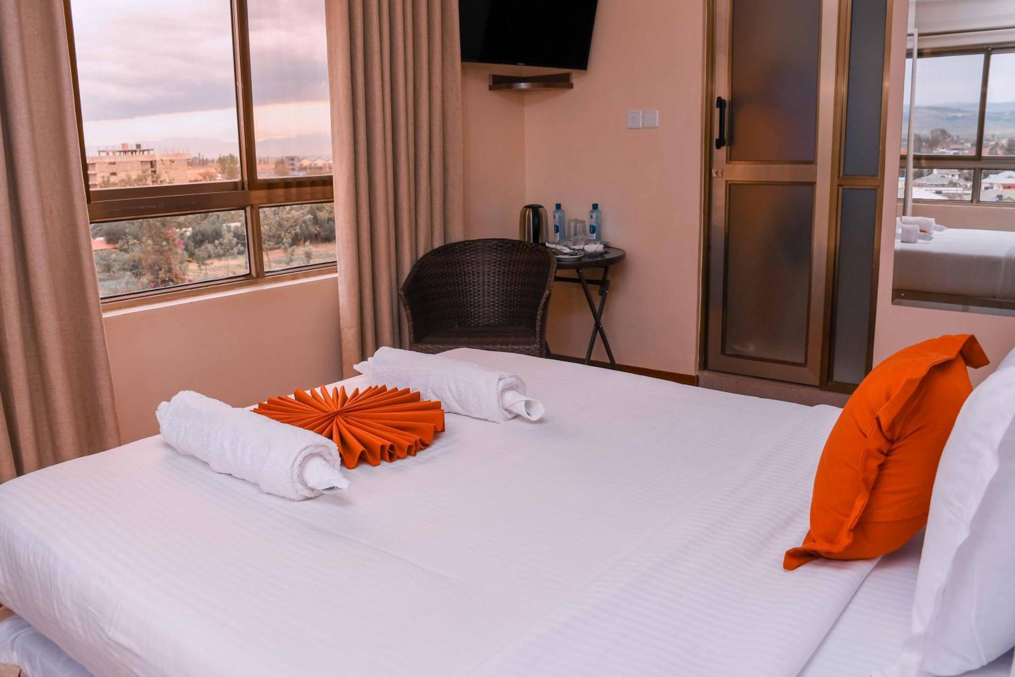 Buraha Zenoni Hotel And Resort Nakuru Extérieur photo