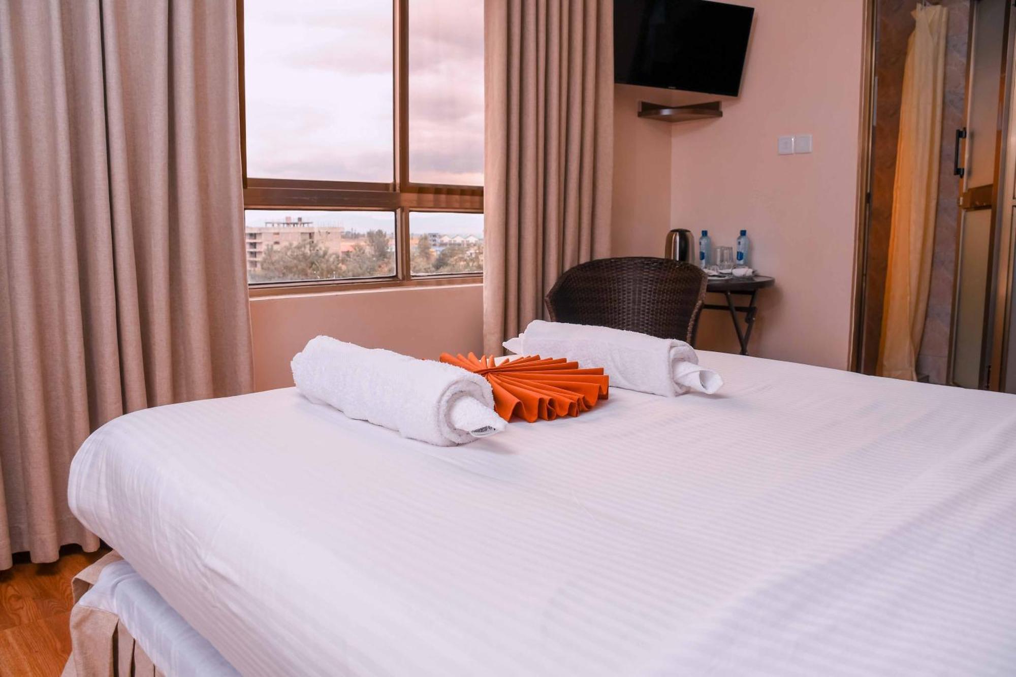 Buraha Zenoni Hotel And Resort Nakuru Extérieur photo